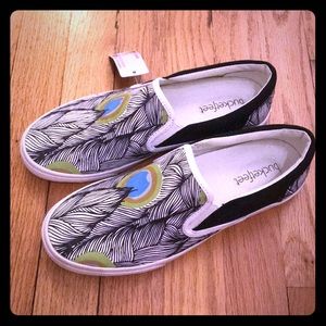 Bucketfeet Peacock NWT 8
